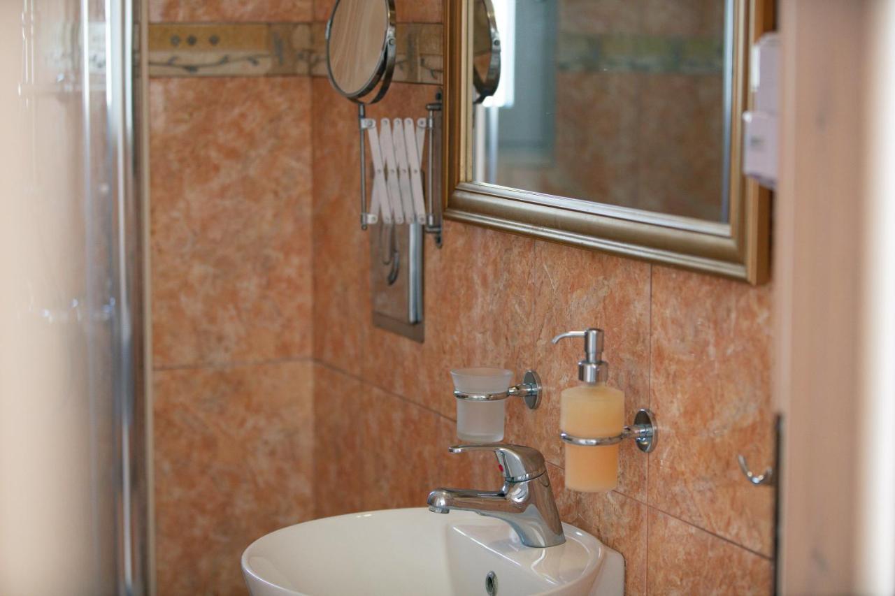 Evgoro Luxury Suites Agia Galini Extérieur photo