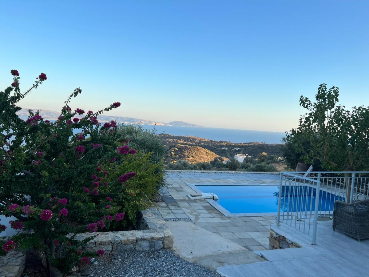 Evgoro Luxury Suites Agia Galini Extérieur photo