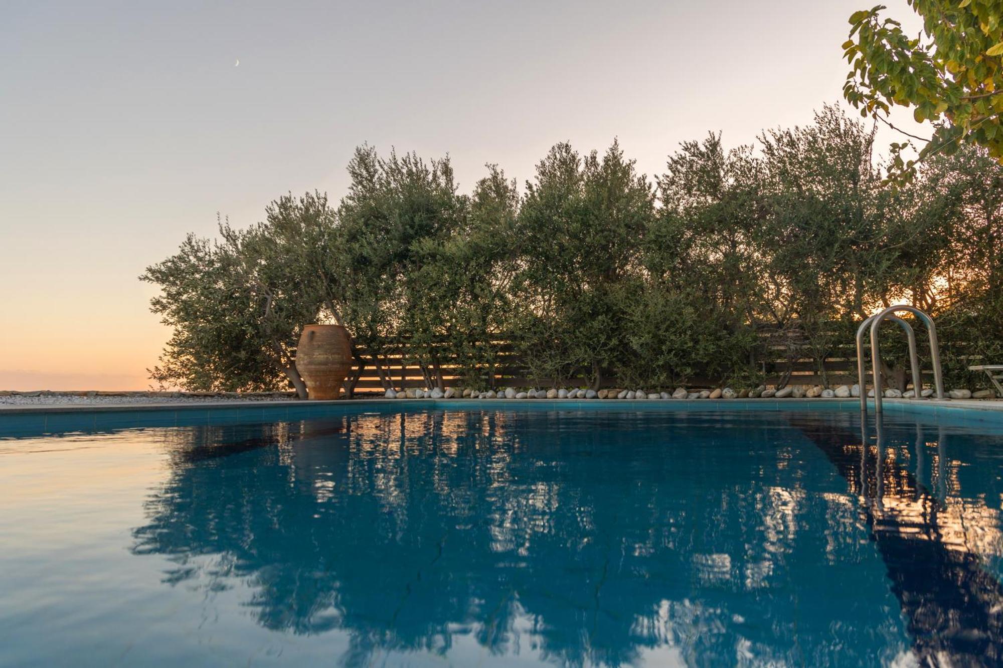 Evgoro Luxury Suites Agia Galini Extérieur photo