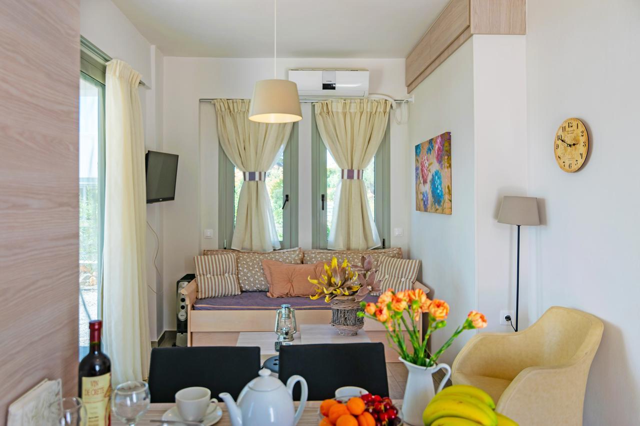 Evgoro Luxury Suites Agia Galini Extérieur photo